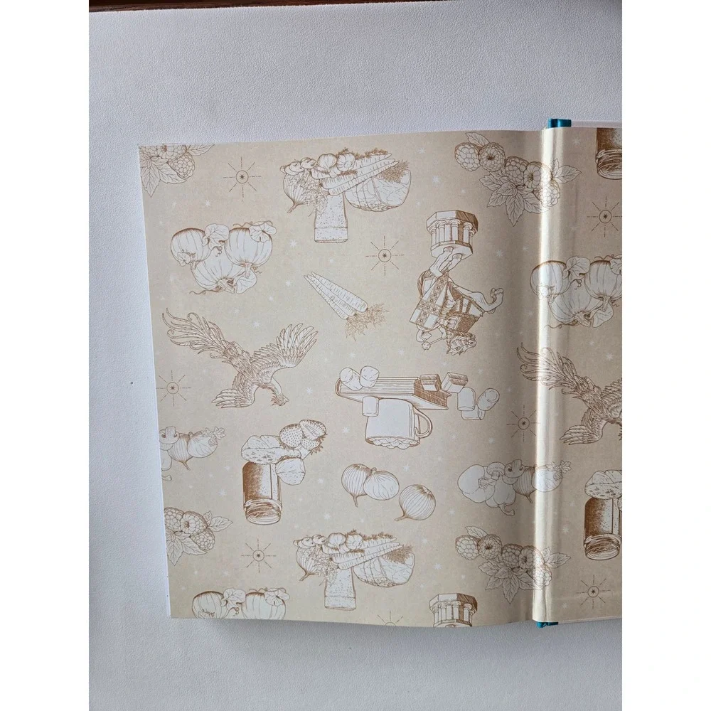 Official Wizarding World Cookbook Harry Potter Fantastic Beasts Hardcover Book